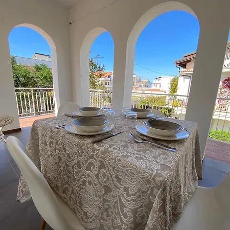 Casa Famiglia 度假居 皮佐